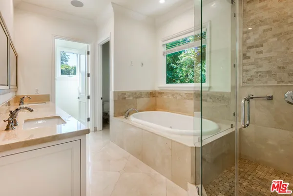 $35,000 | 345 South Saltair Avenue, Los Angeles, CA 90049