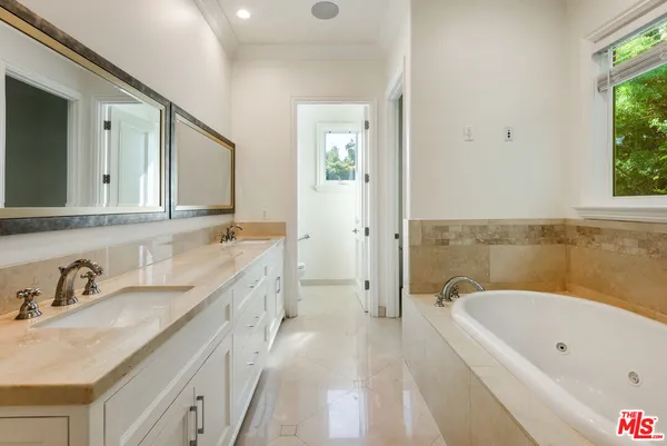 $35,000 | 345 South Saltair Avenue, Los Angeles, CA 90049