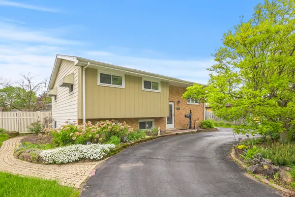 $295,000 | 14740 Kilbourn Avenue, Midlothian, IL 60445