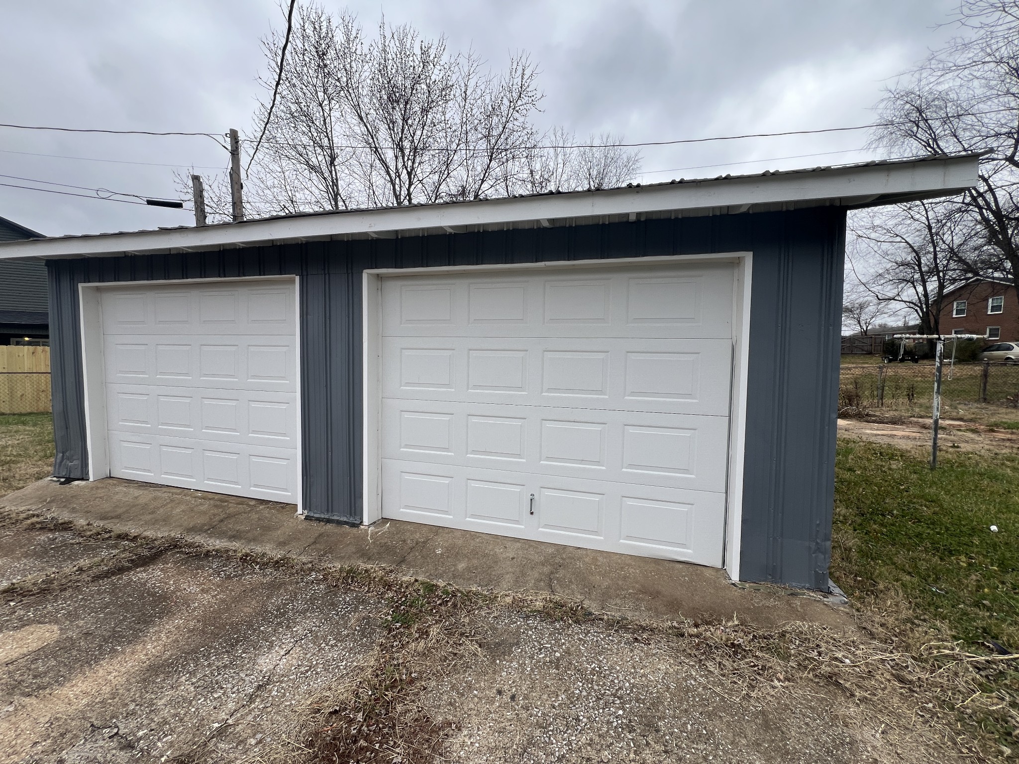 213 Notgrass Road Clarksville, TN 37042 - Photo 11 of 12 a side view of a house with a outdoor space