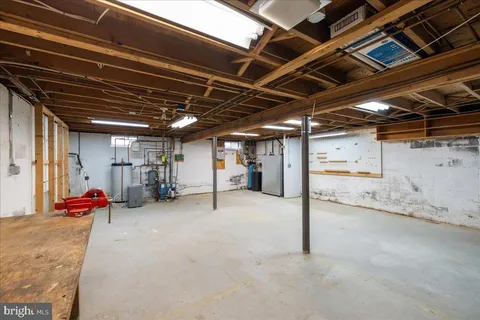 a view of the empty room