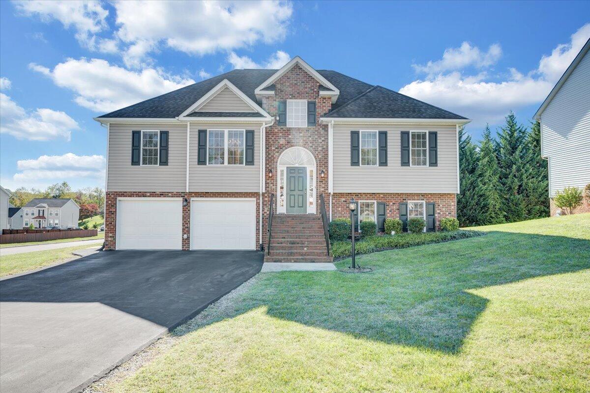600 Castleridge Road Vinton, VA 24179 - Photo 1 of 36 Front of Home