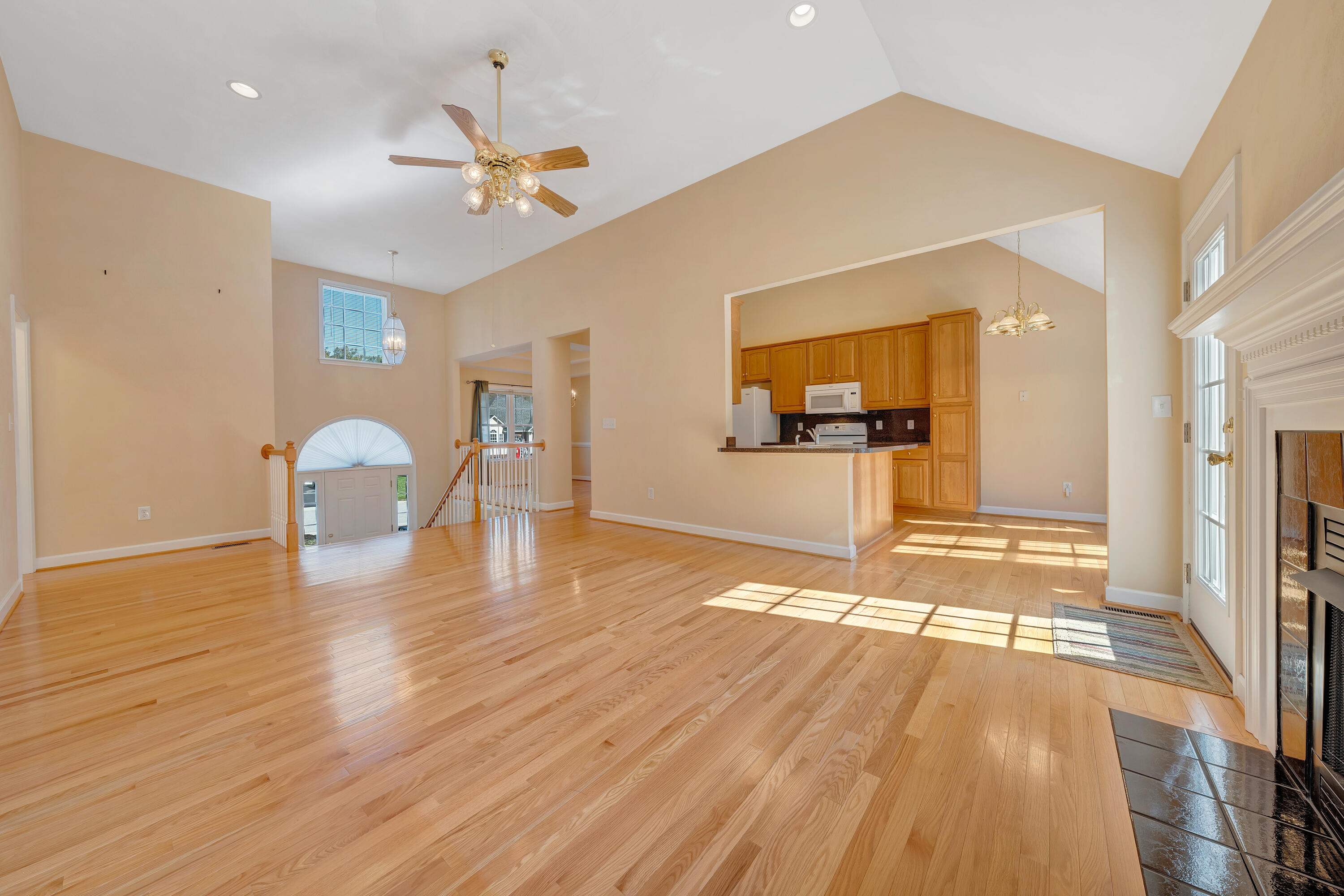 600 Castleridge Road Vinton, VA 24179 - Photo 3 of 36 04-DSC08463