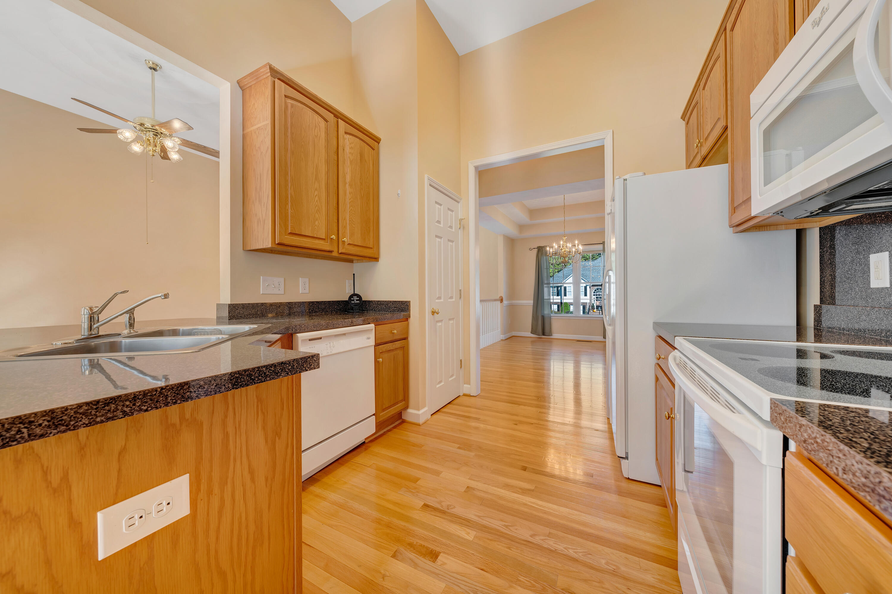 600 Castleridge Road Vinton, VA 24179 - Photo 5 of 36 12-DSC08487