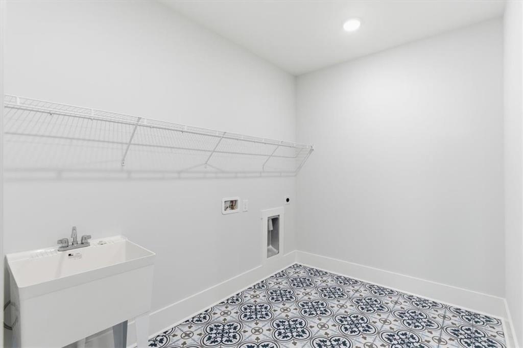 27 Linda Road Southwest Cartersville, GA 30120 - Photo 39 of 51 a view of a small space