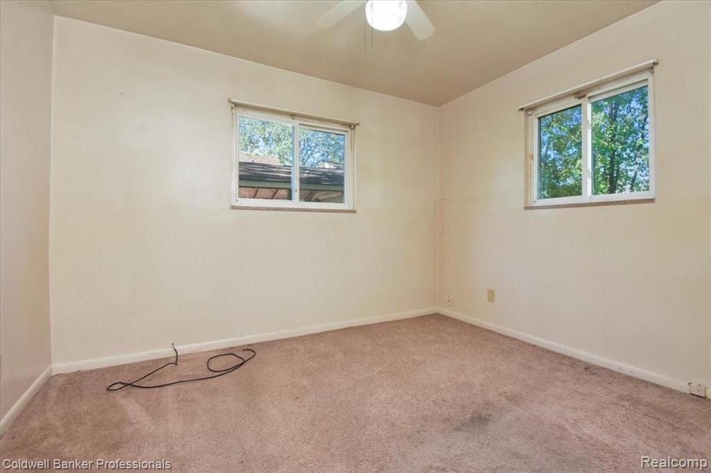 19829 East 8 Mile Road St. Clair Shores, MI 48080 - Photo 14 of 28