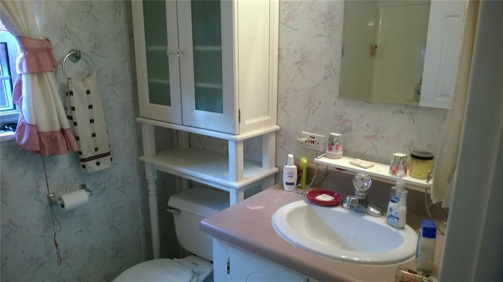 165 Webster Road Farmington, ME 04938 - Photo 15 of 27 Master bedroom full bath with tub/shower