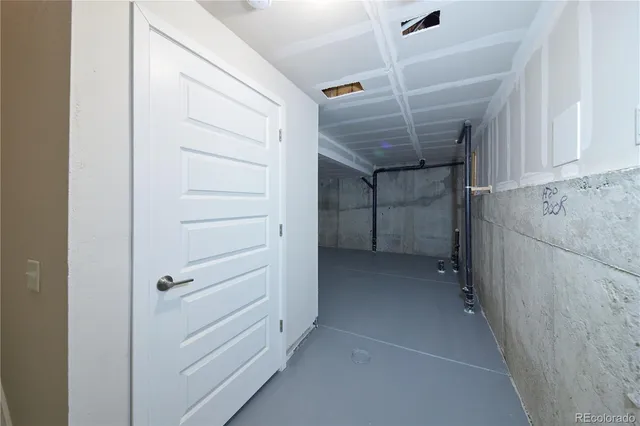 a view of walk in closet