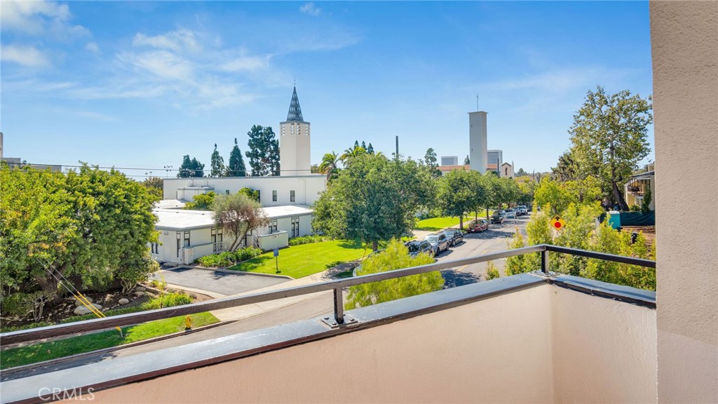 10725 Ohio Avenue, Unit 301 Los Angeles, CA 90024 - Photo 35 of 39 a view of a balcony with plants