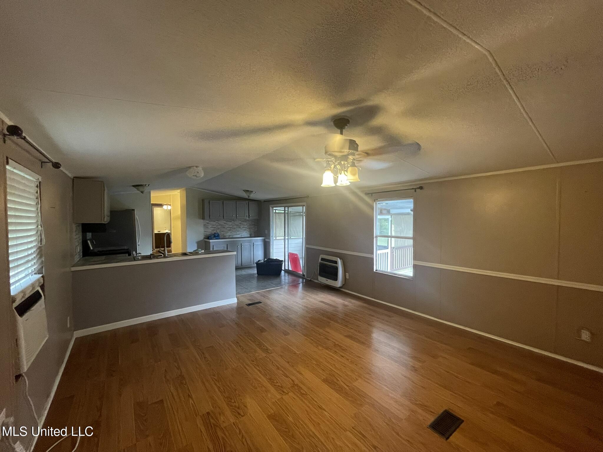 329 Walker Road Cleveland, MS 38732 - Photo 3 of 28 IMG_4962