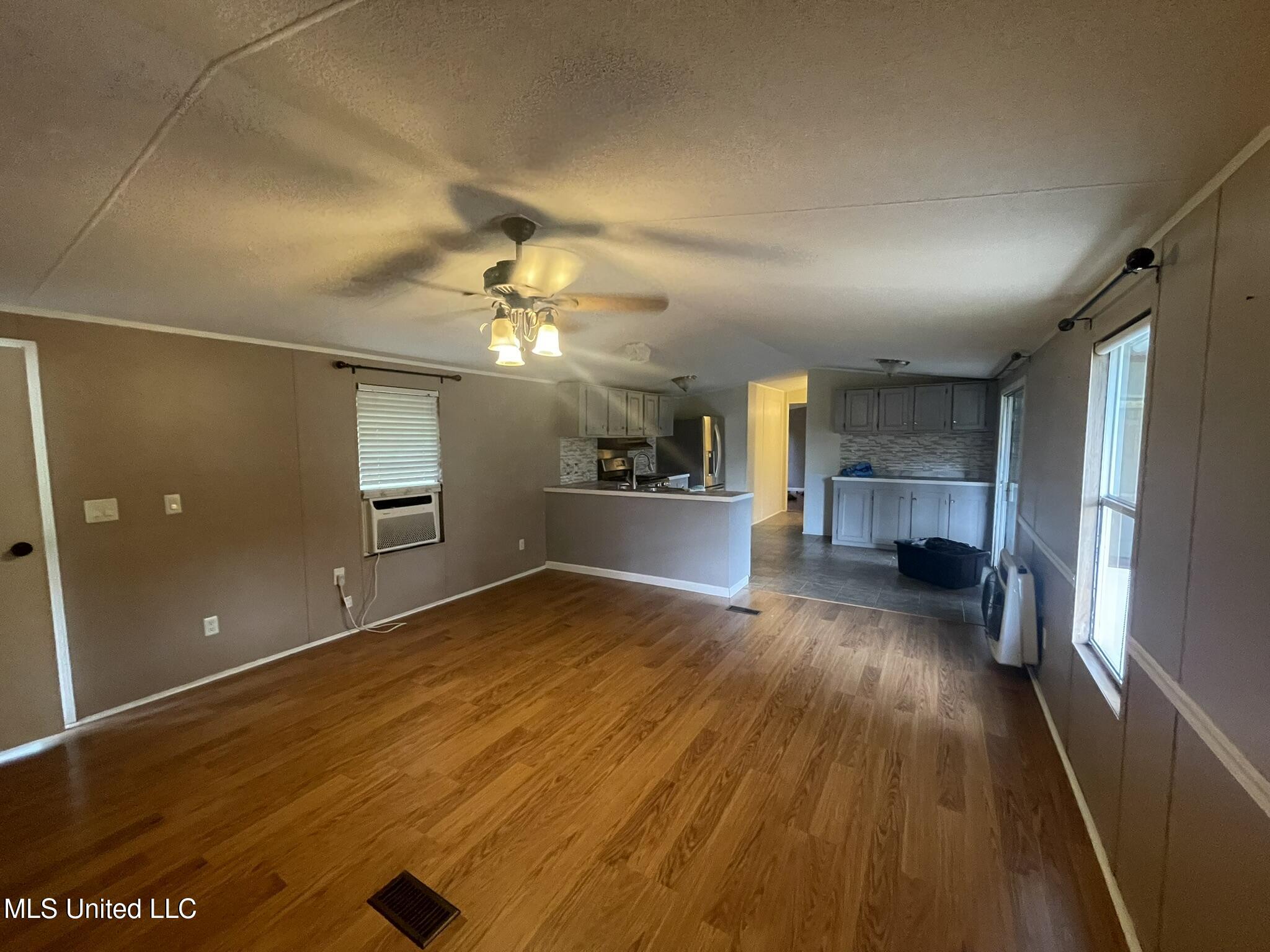 329 Walker Road Cleveland, MS 38732 - Photo 4 of 28 IMG_4961