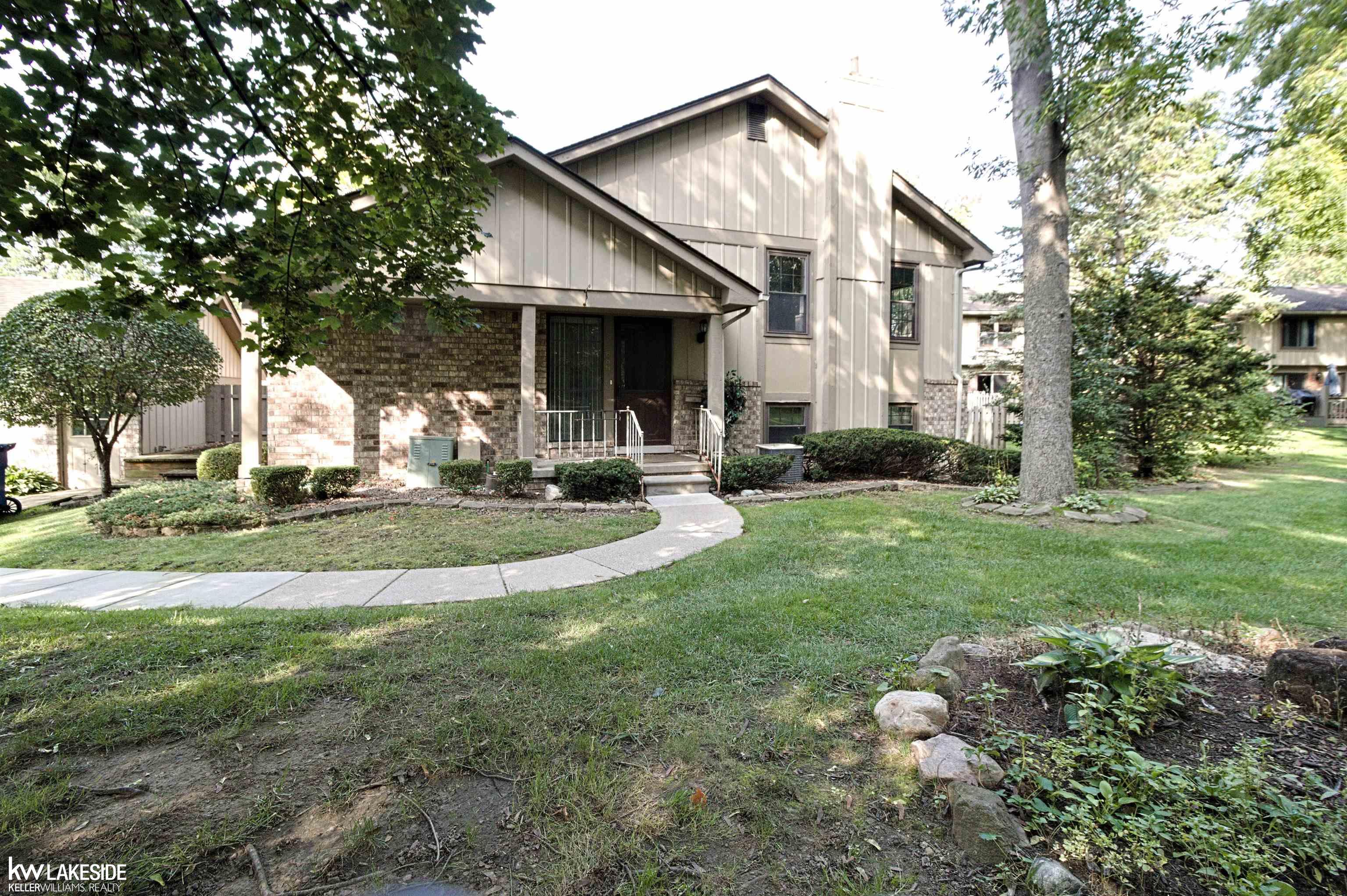 889 Lafayette Court Rochester Hills, MI 48307 - Photo 1 of 27