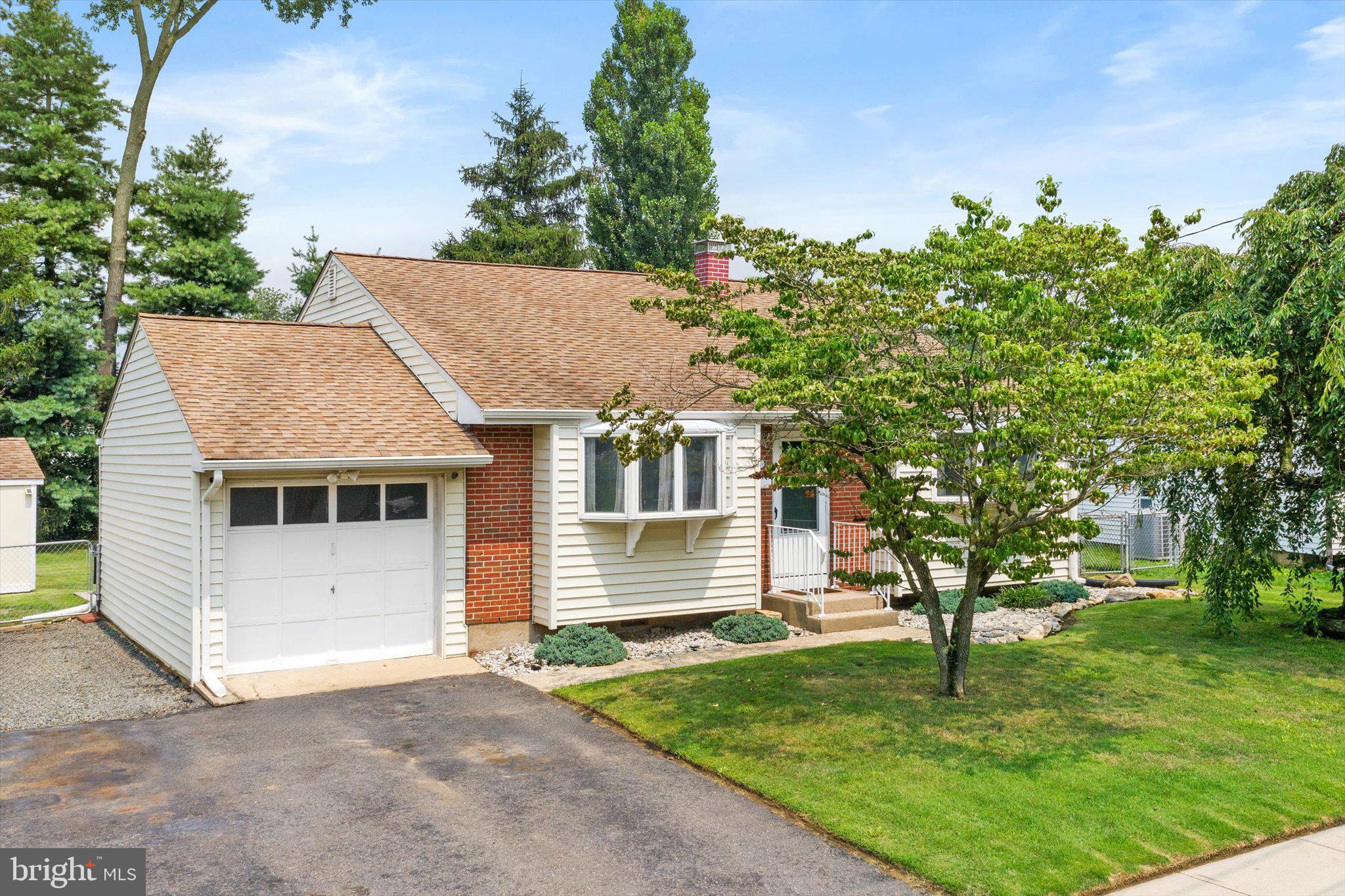 64 Gerard Road Hamilton, NJ 08620 - Photo 2 of 27