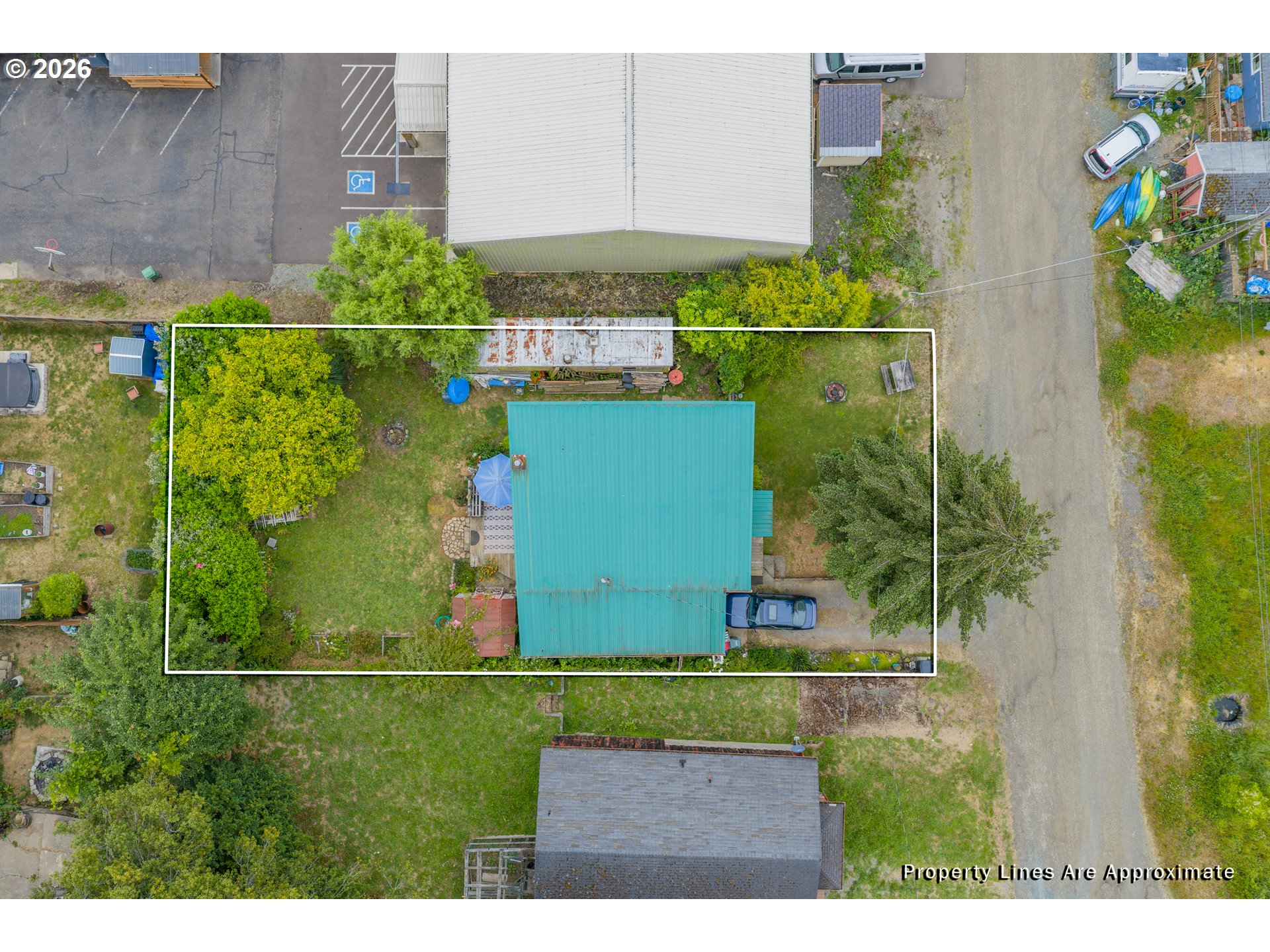 725 B Street Myrtle Point, OR 97458 - Photo 3 of 31