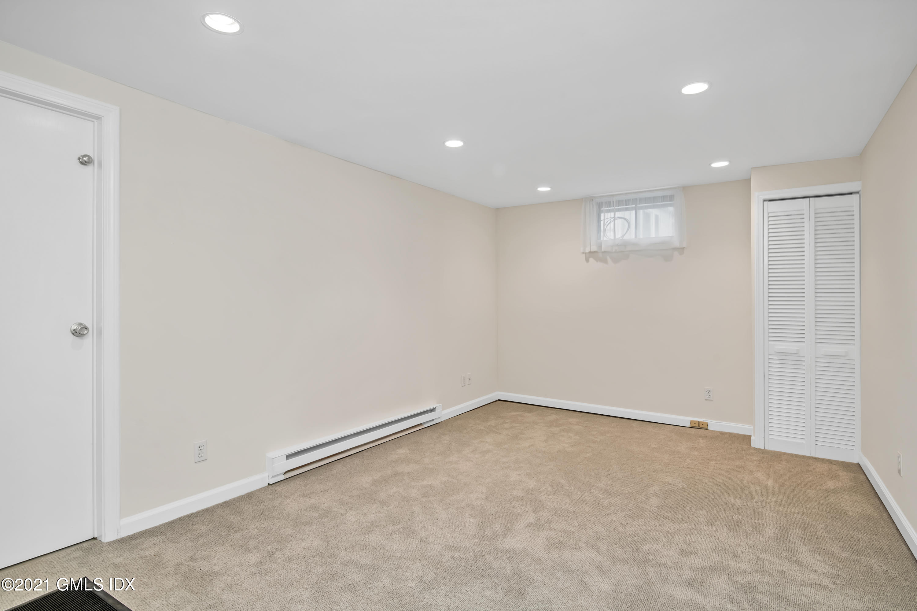 30 Pleasant Street Riverside, CT 06878 - Photo 16 of 19 a view of room