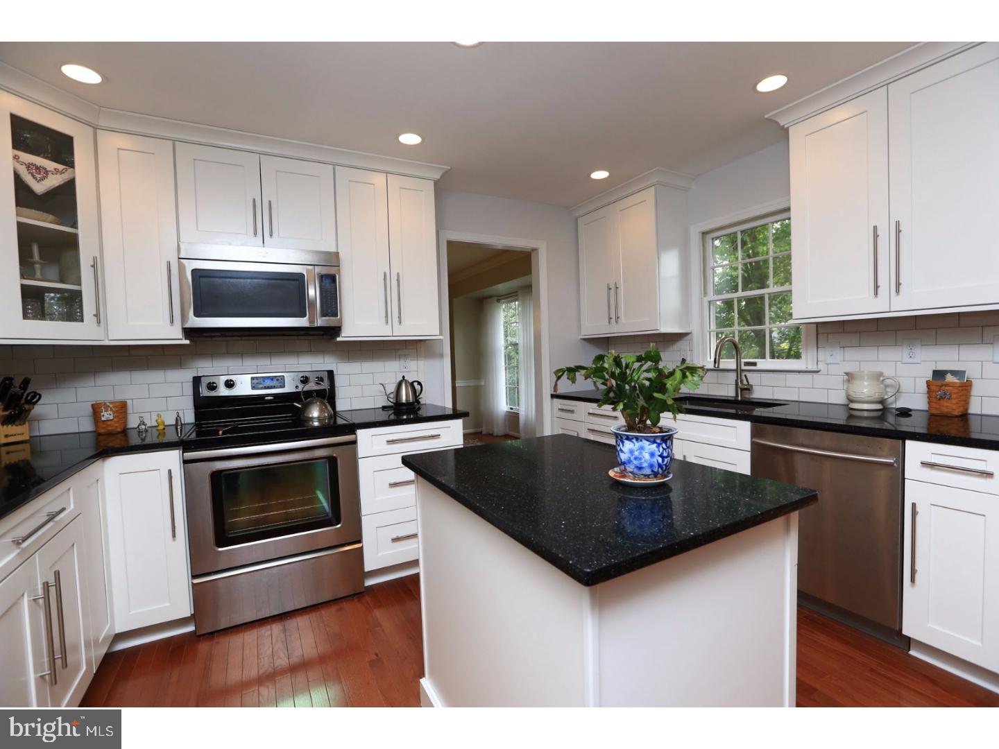 802 Country Road Downingtown, PA 19335 - Photo 9 of 25 Gallery Image 9