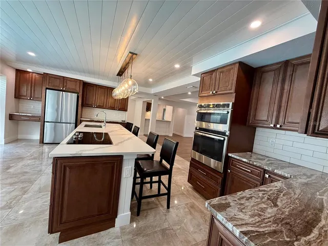 $1,795,000 | 3231 East Forest Lake Drive, Sarasota, FL 34232