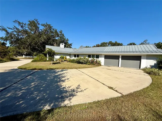 $1,795,000 | 3231 East Forest Lake Drive, Sarasota, FL 34232