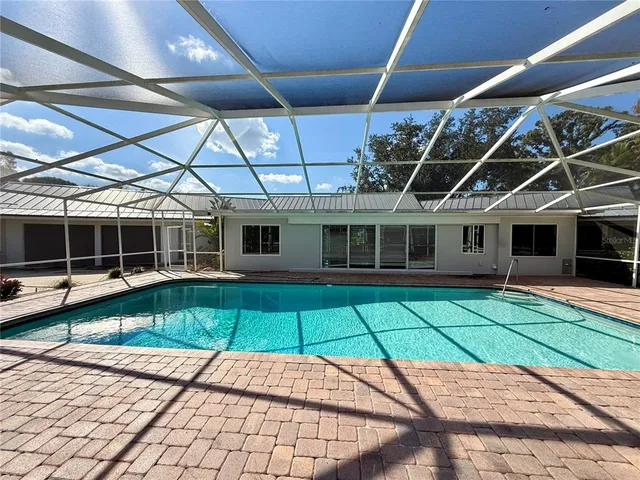 $1,795,000 | 3231 East Forest Lake Drive, Sarasota, FL 34232