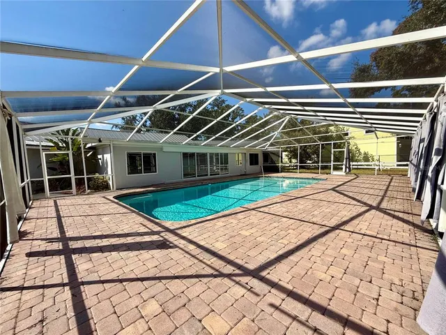 $1,795,000 | 3231 East Forest Lake Drive, Sarasota, FL 34232