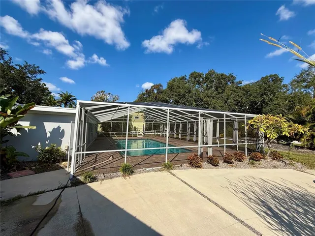 $1,795,000 | 3231 East Forest Lake Drive, Sarasota, FL 34232