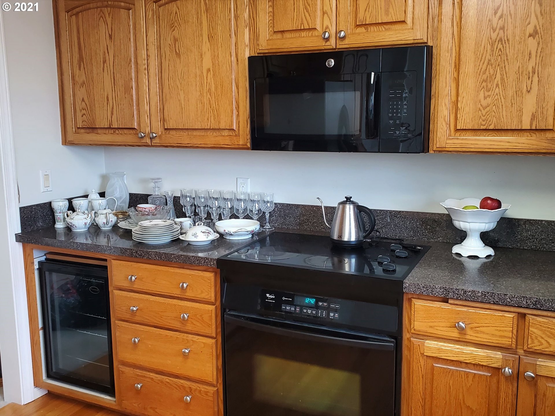 559 Cascade Drive Springfield, OR 97478 - Photo 6 of 10 Gallery Image 6