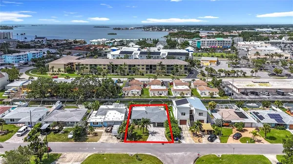 $3,200 | 572 Baywood Drive North, Dunedin, FL 34698