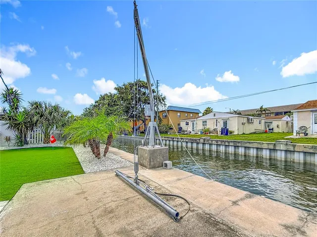 $3,800 | 572 Baywood Drive North, Dunedin, FL 34698