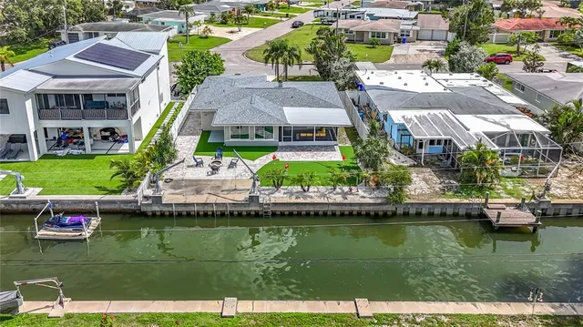 $3,800 | 572 Baywood Drive North, Dunedin, FL 34698