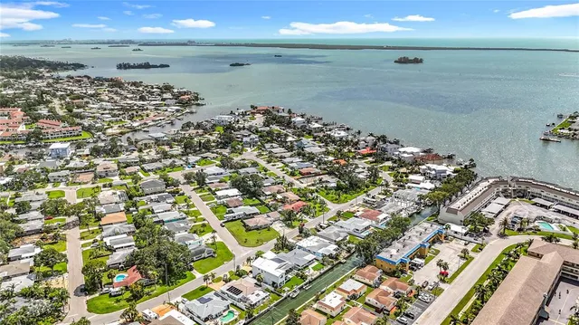 $3,800 | 572 Baywood Drive North, Dunedin, FL 34698