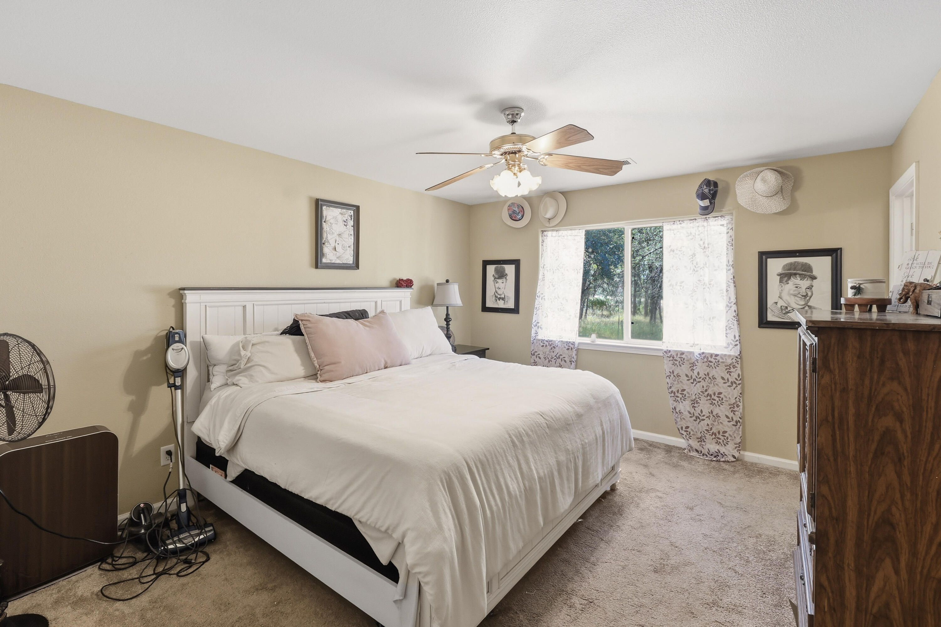5094 Wilson Hill Road Manton, CA 96059 - Photo 13 of 35 PRIMARY BEDROOM