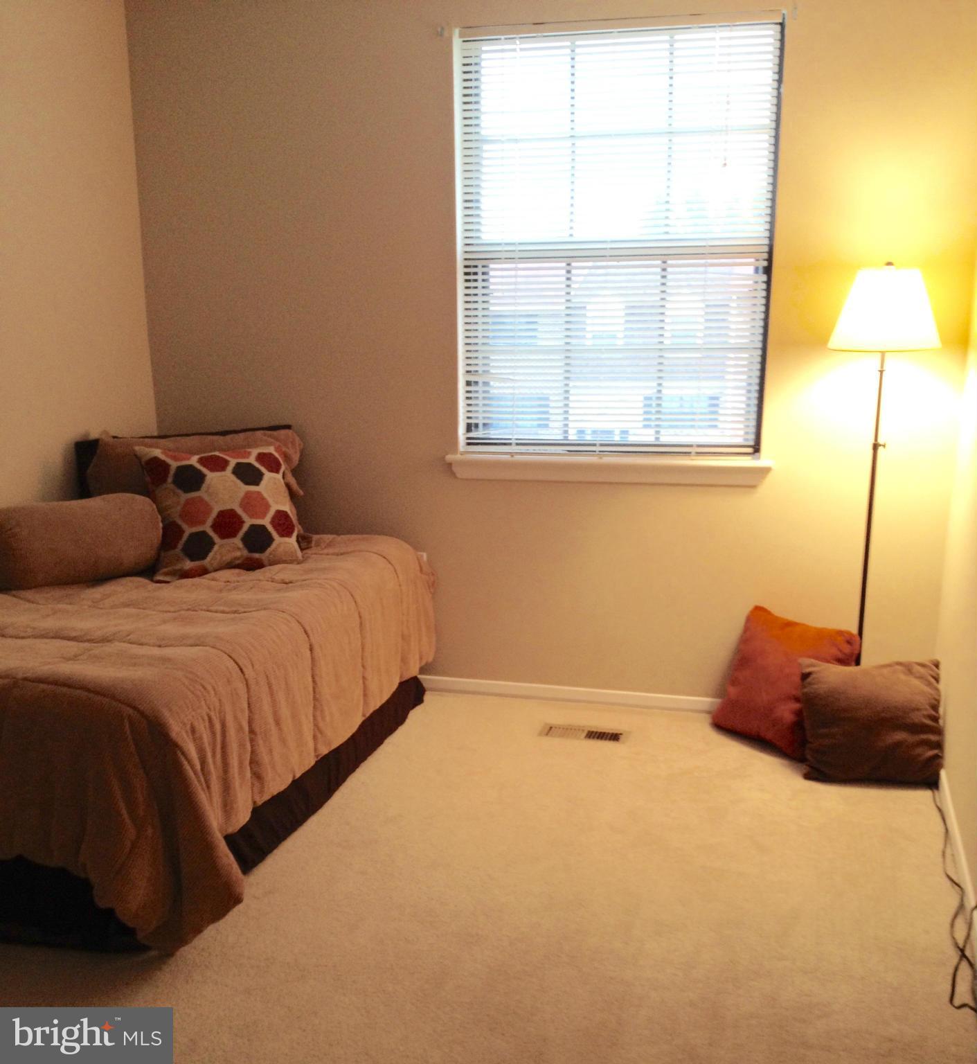 28 Heather Hill Road Catonsville, MD 21228 - Photo 15 of 30 Bedroom Three (12x9)