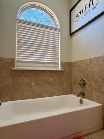 $325,000 | 1607 Ave I Northwest, Childress, TX 79201