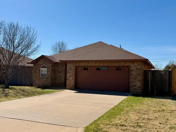$325,000 | 1607 Ave I Northwest, Childress, TX 79201