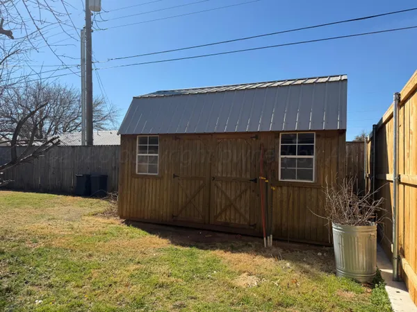 $325,000 | 1607 Ave I Northwest, Childress, TX 79201