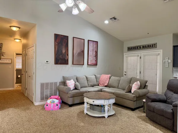 $325,000 | 1607 Ave I Northwest, Childress, TX 79201