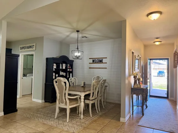 $325,000 | 1607 Ave I Northwest, Childress, TX 79201