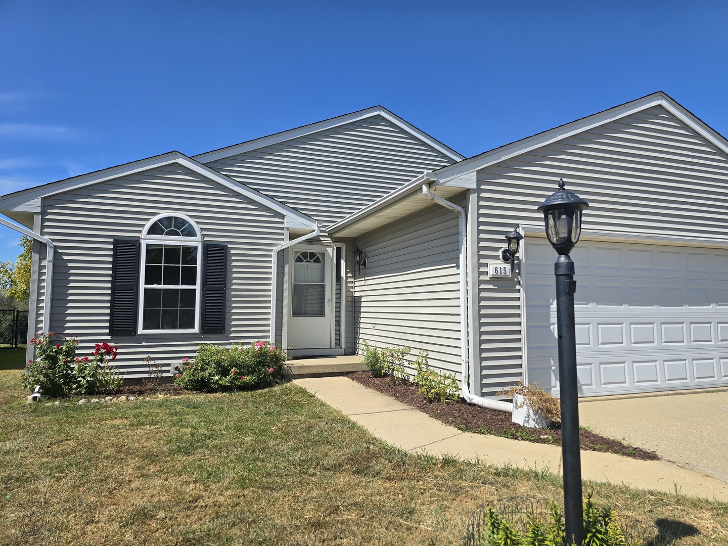 615 Erin Drive Champaign, IL 61822 - Photo 3 of 38