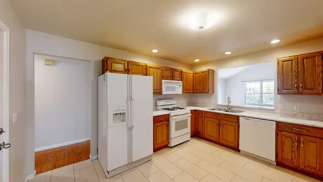 $229,900 | 615 Erin Drive, Champaign, IL 61822