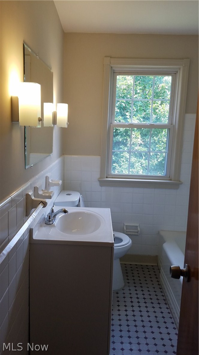 1187 Winston Road Cleveland, OH 44121 - Photo 21 of 26 Gallery Image 21