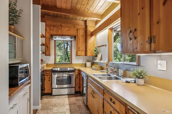 $1,100,000 | 215 Bungalow Avenue, San Rafael, CA 94901