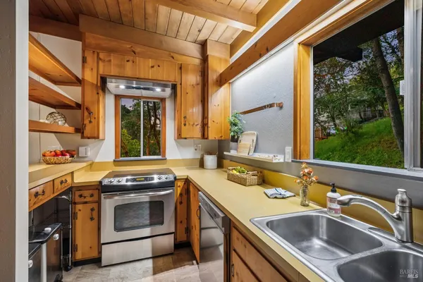 $1,100,000 | 215 Bungalow Avenue, San Rafael, CA 94901