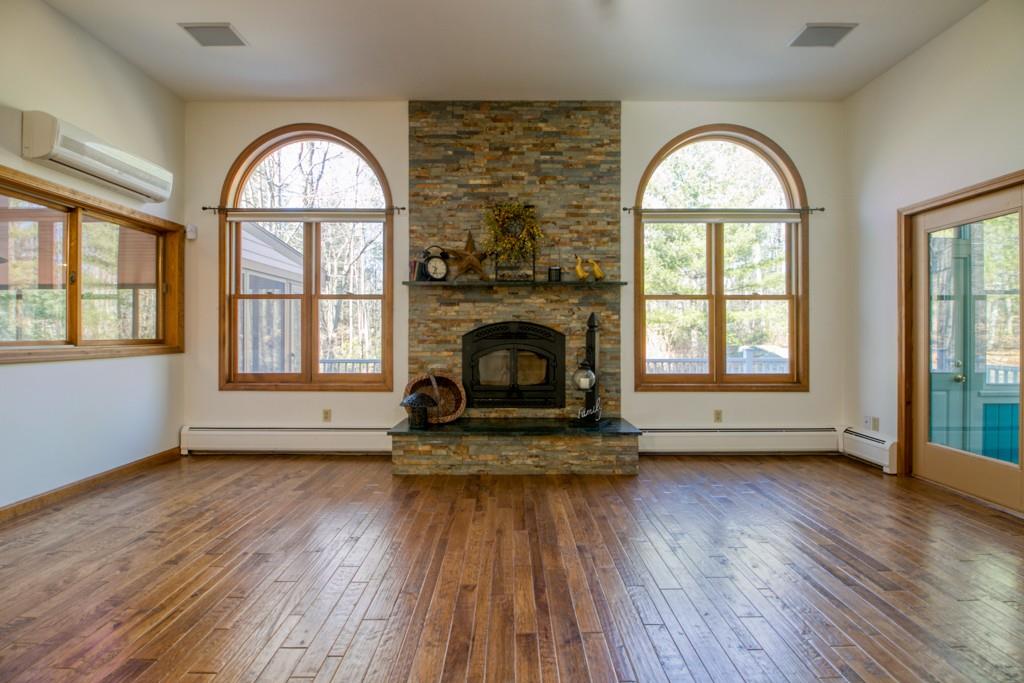80 Crooked Ledge Road Southampton, MA 01073 - Photo 4 of 35