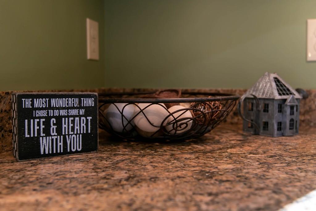 80 Crooked Ledge Road Southampton, MA 01073 - Photo 7 of 35