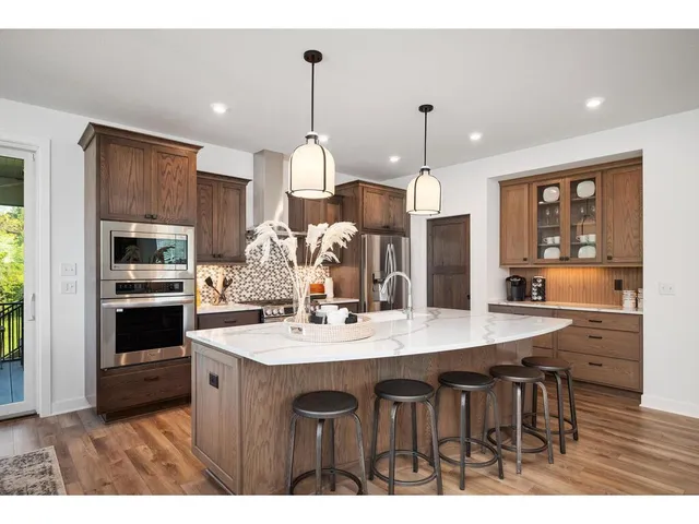 $995,000 | 4632 Fable Road North, Hugo, MN 55038