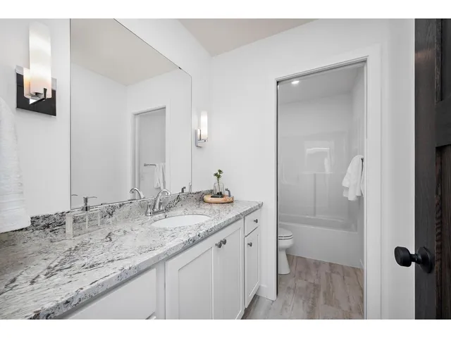 $995,000 | 4632 Fable Road North, Hugo, MN 55038