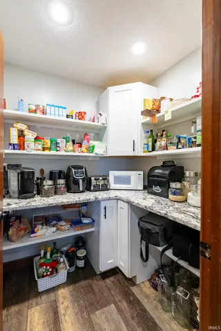 $880,000 | 59412 County Road 1, Elkhart, IN 46517