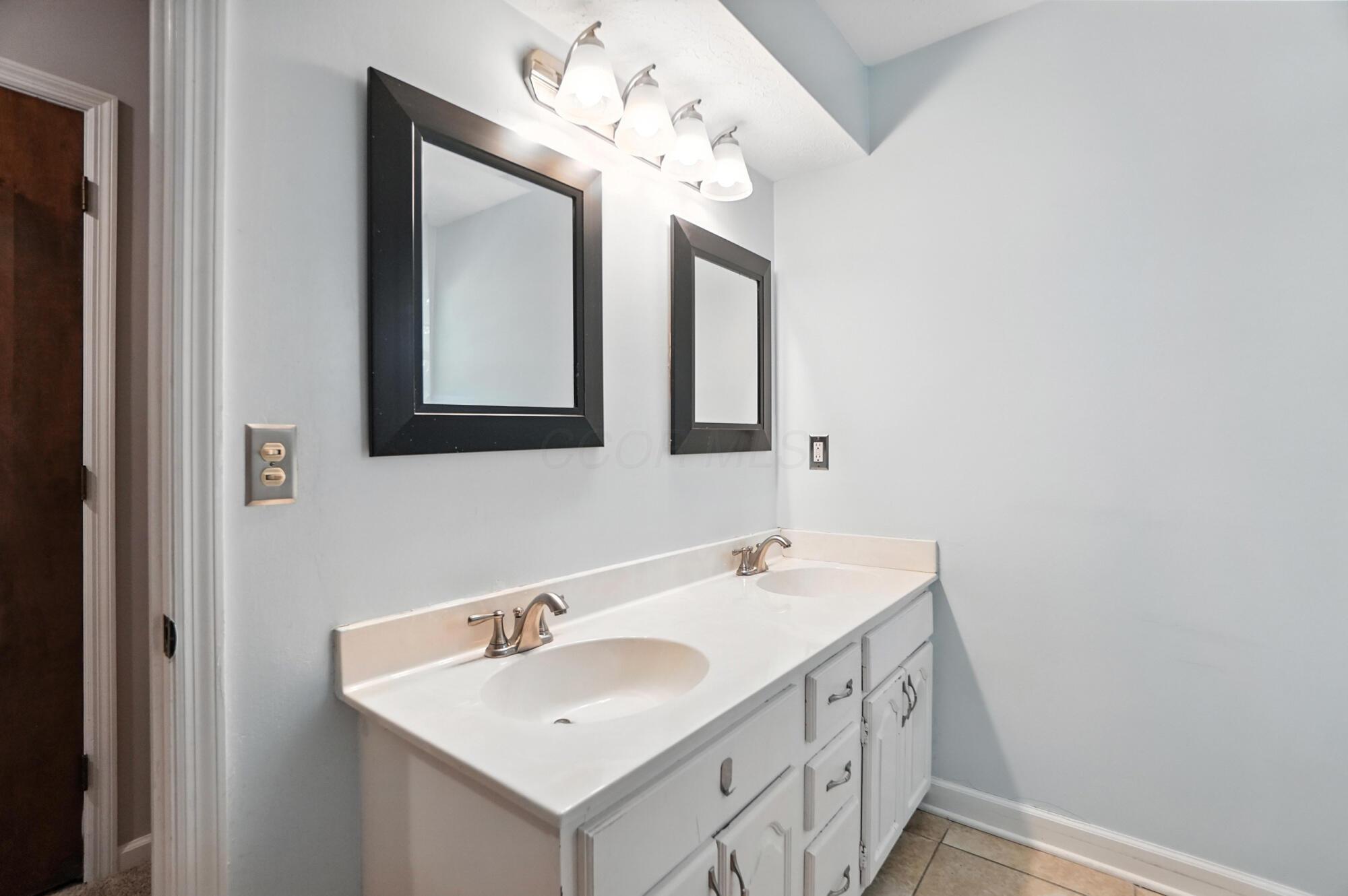 1209 Chatham Ridge Road Westerville, OH 43081 - Photo 45 of 50 234