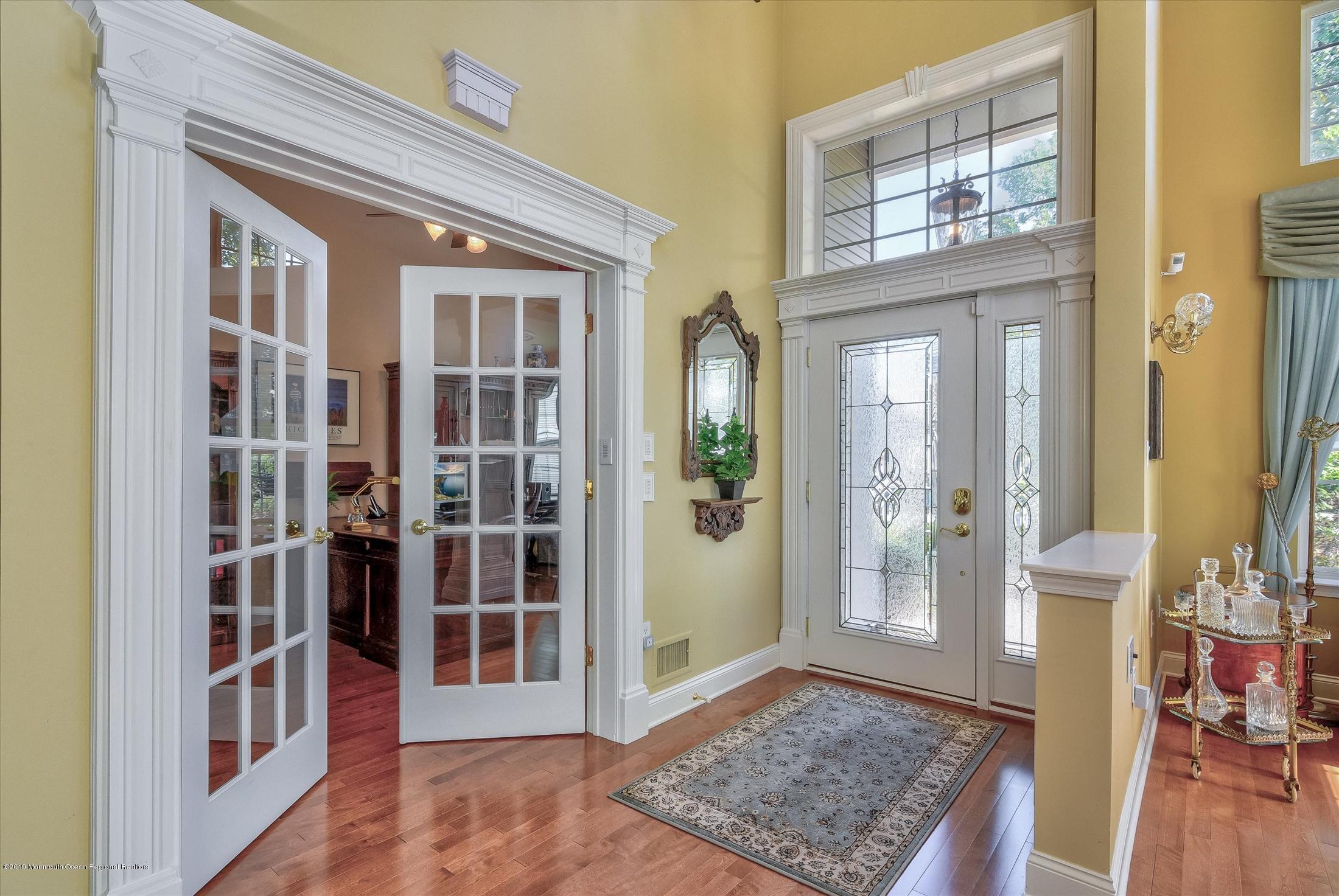 47 Portchester Drive Jackson, NJ 08527 - Photo 5 of 46 a view of an entryway with livingroom
