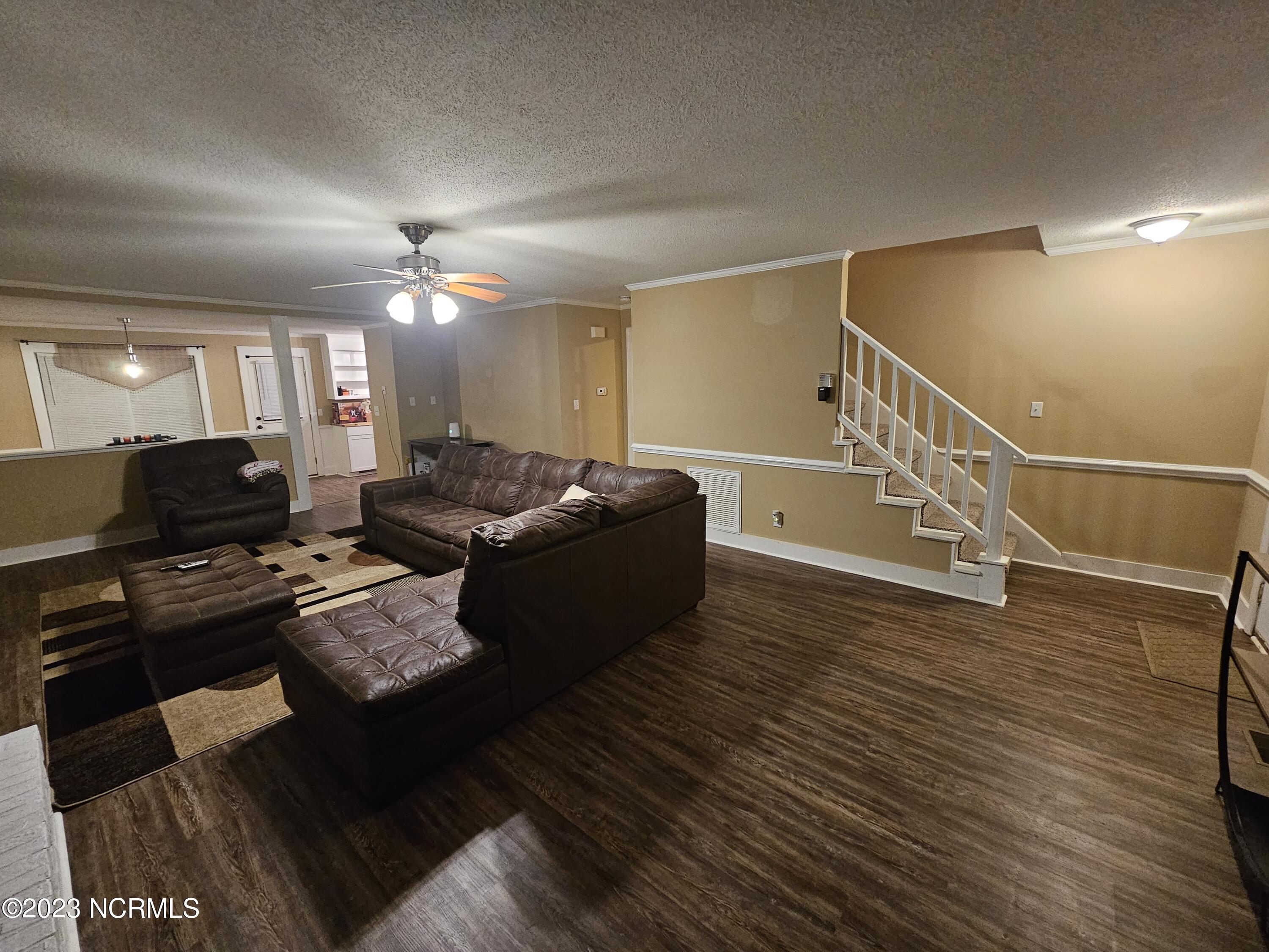 1752 Garner Road Greenville, NC 27834 - Photo 3 of 22 Living Room